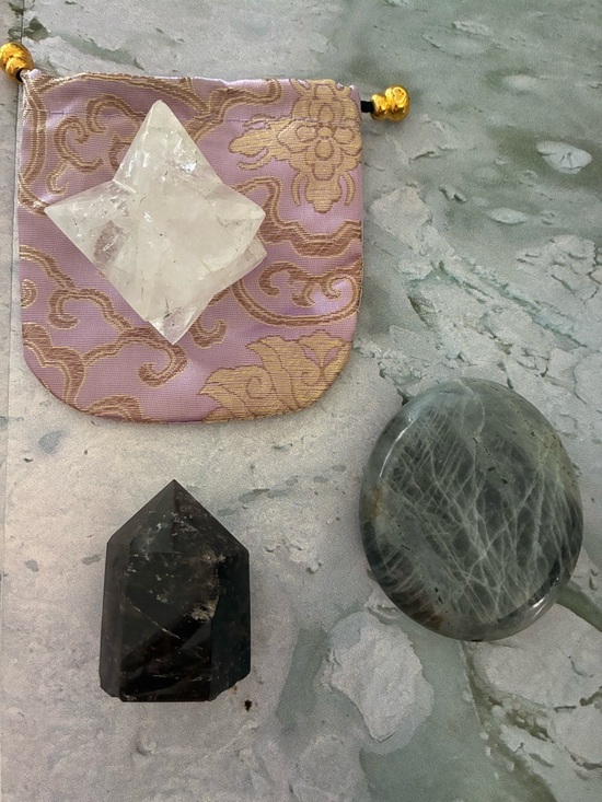Healing Crystals and Stones Other - 🔮 4 Piece Healing Crystal Gift in Ceramic Moon Box - Quartz Merkaba ⚡️🎁